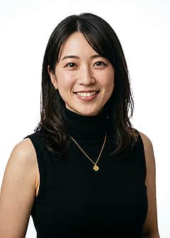 Black sleeveless turtleneck outfit preview