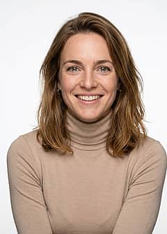 Beige long-sleeve turtleneck outfit preview