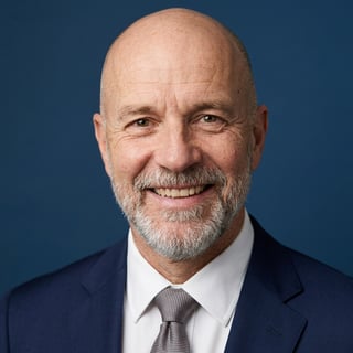 Professional LinkedIn headshot generated by Looksmith AI