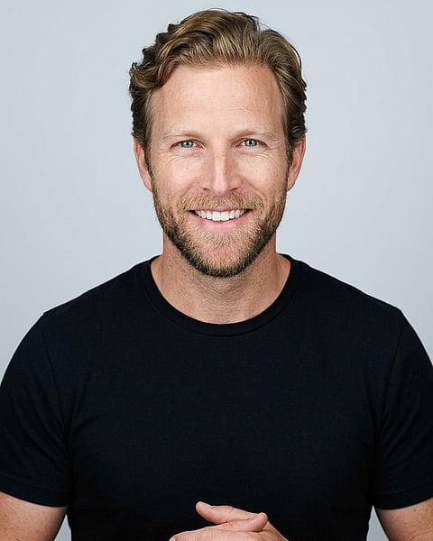 Light Cool-Grey Seamless · Black Short-Sleeve Tee headshot example