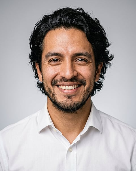 Neutral Gradient / Light Grey · White button-up shirt headshot example