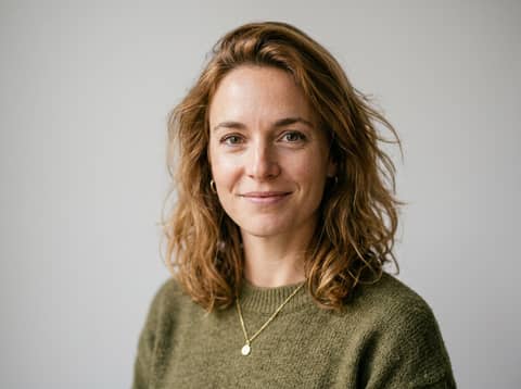 White Woman (Public Model) AI LinkedIn headshot