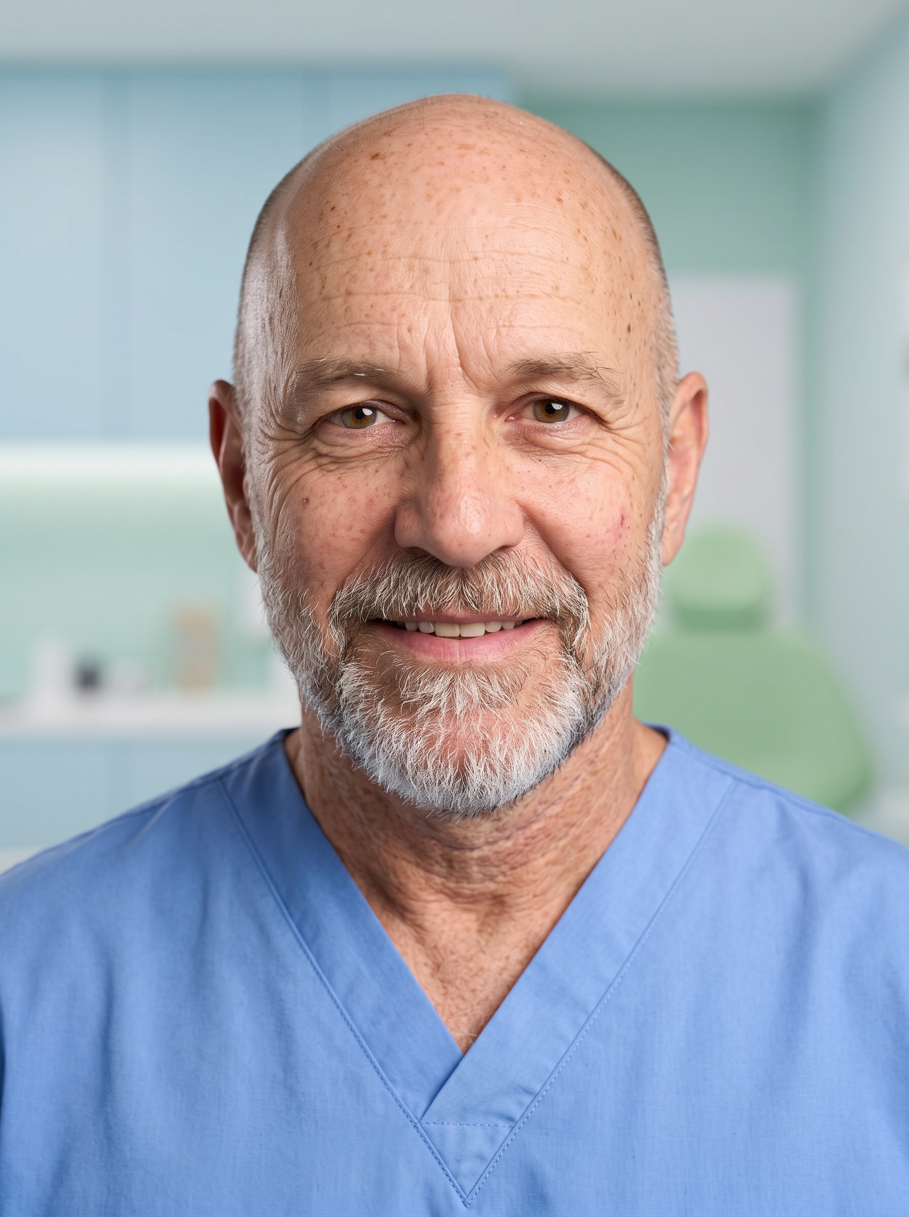 Beispiel für Clinic Room · Ceil Scrubs-Headshot